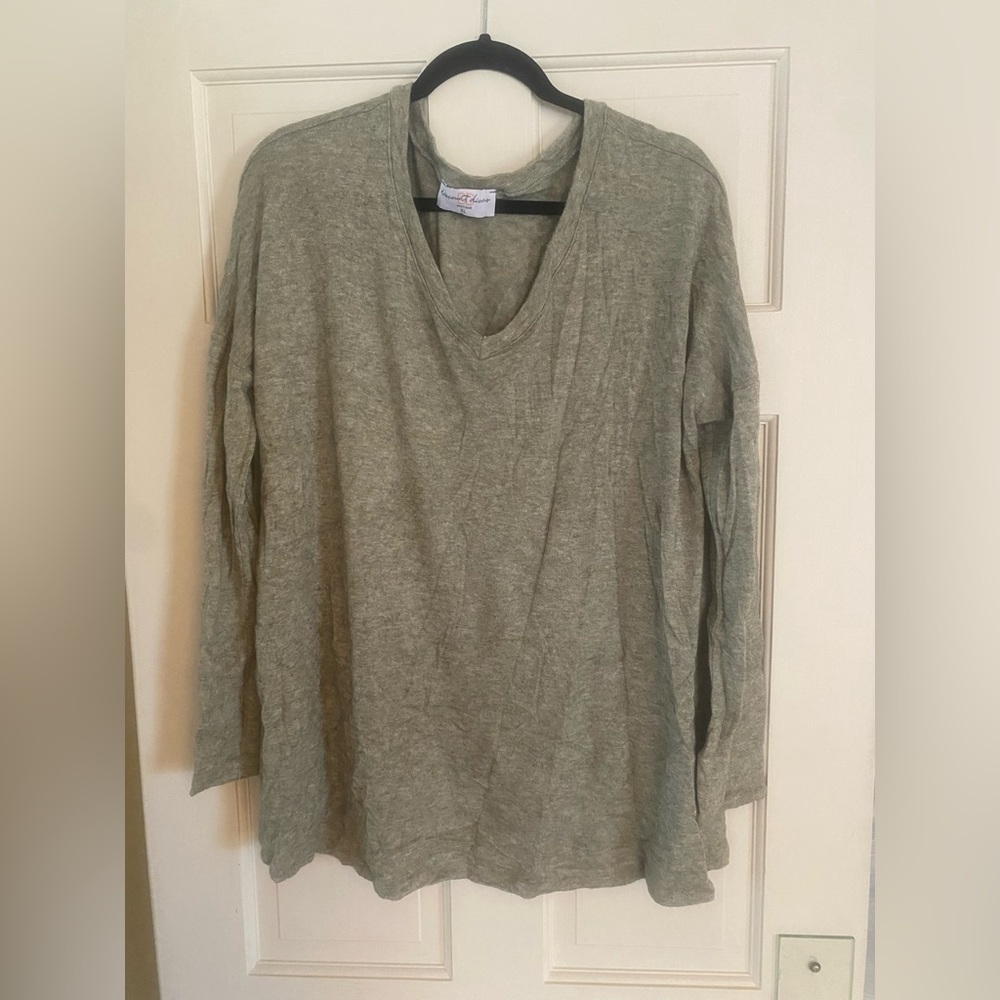 Discount Divas boutique XL sweater